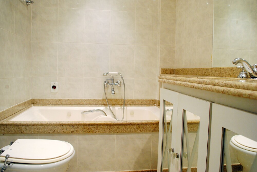 Spacious & Chill Out 3 Bdr Copa C2 0027 - carbon neutral hotel in Rio de Janeiro