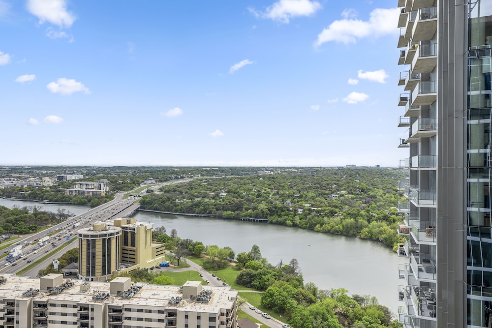 Austin Condo Hotel - photo 835