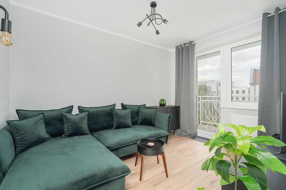 Spacious Apartment Ideal for Families by Noclegi Renters — 4-Star Luxury Hotel in Poznan, Poland