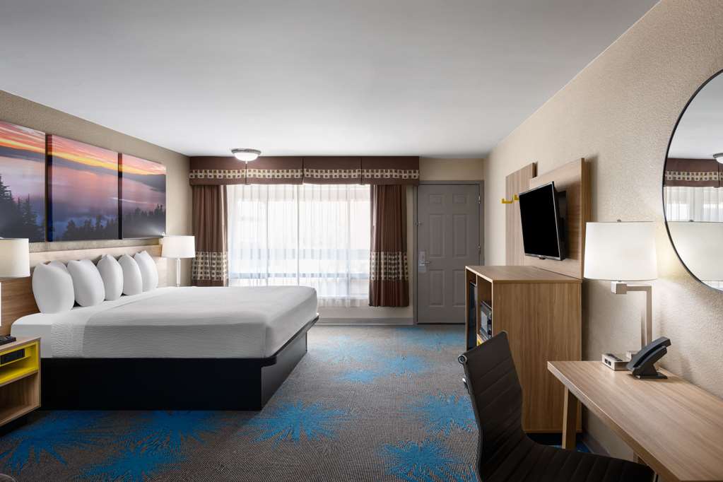 Days Inn by Wyndham Klamath Falls - photo 23