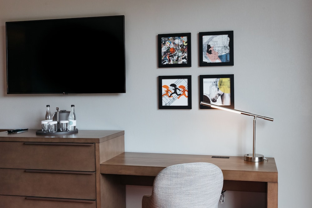 Revel Hotel Des Moines Urbandale Tapestry Collection by Hilton - photo 52