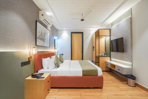 Hotel Highway Greens Near VR Punjab Mall Airport Road Mohali Chandigarh