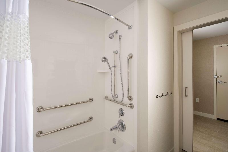 Hampton Inn & Suites Falls Church - photo 48