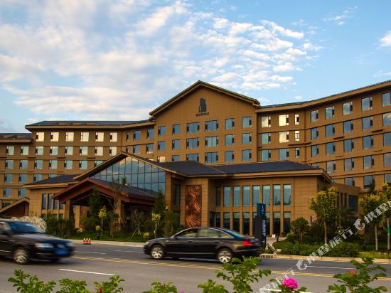 Dunhu Hot Spring Holiday Hotel in Lanzhou, People's Republic of China