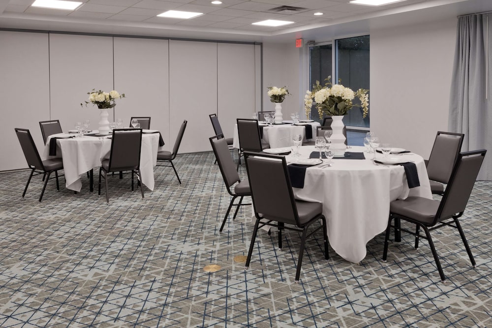 Hilton Garden Inn Birmingham SE Liberty Park - photo 32
