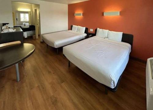 Studio 6 Suites Riverside CA South - photo 23