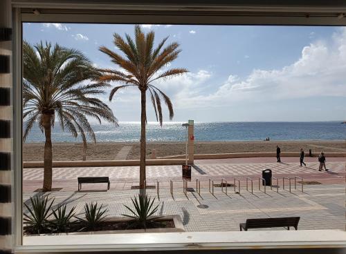 Piso Primera Linea Playa Almeria — Almeria