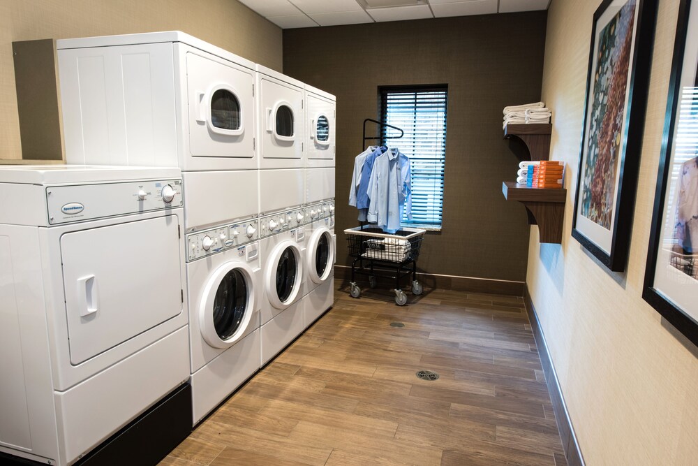 Staybridge Suites Albany Wolf Rd Colonie Center by IHG - photo 21