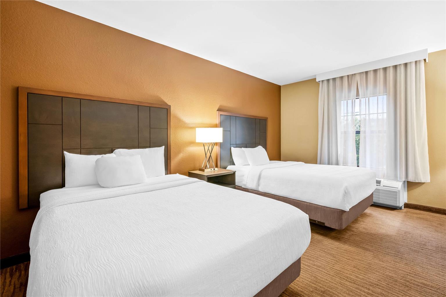 La Quinta Inn & Suites by Wyndham Boone University - photo 15