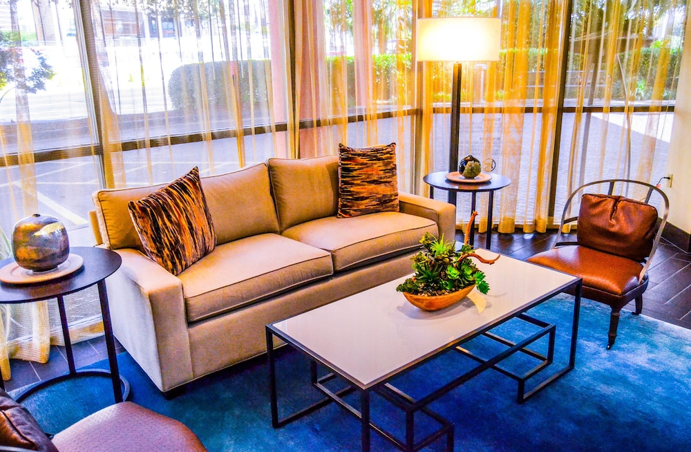 Embassy Suites by Hilton Austin Downtown South Congress - photo 5