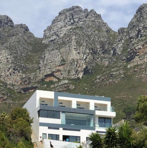 Camps Bay Blue Self Catering Studios