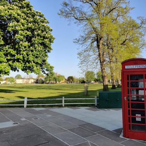 Twickenham Apartments by Charles — 4-Star Luxury Hotel in Teddington, United Kingdom