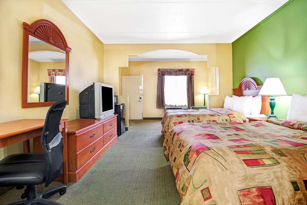 Super 8 by Wyndham Nashville Near Downtown I 40 - photo 11
