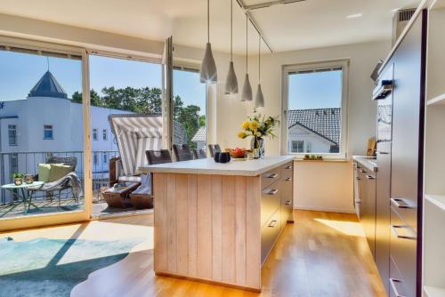 Ferienwohnung Strandgold im Haus Seeblick Binz — 4-Star Luxury Hotel in Ostseebad Binz, Germany