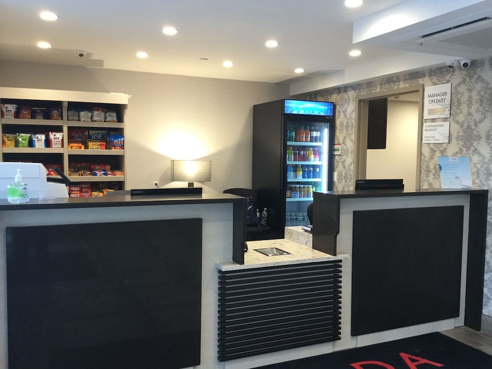 Ramada by Wyndham Bronx Terminal - photo 4