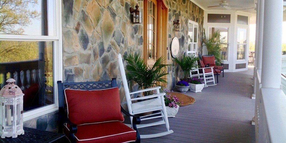 Skyline Vineyard Inn - photo 25