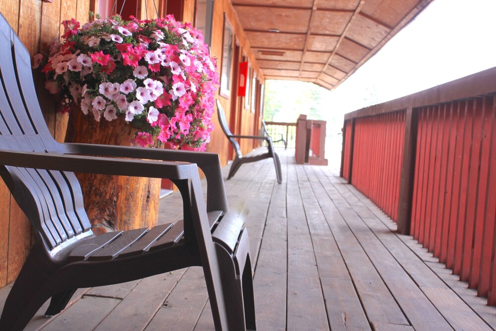 The Rustic Inn - photo 23