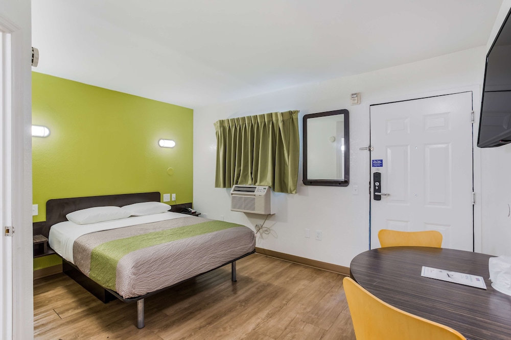 Motel 6 Jacksonville FL South - photo 17