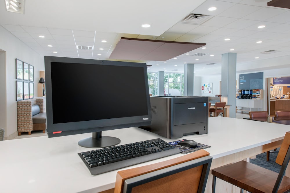 Holiday Inn Express & Suites Alachua Gainesville Area by IHG - photo 56
