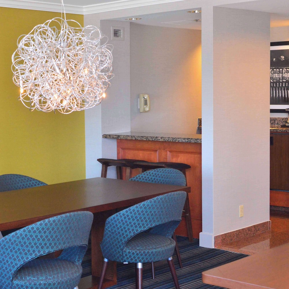 Doubletree by Hilton Newark Fremont - photo 30