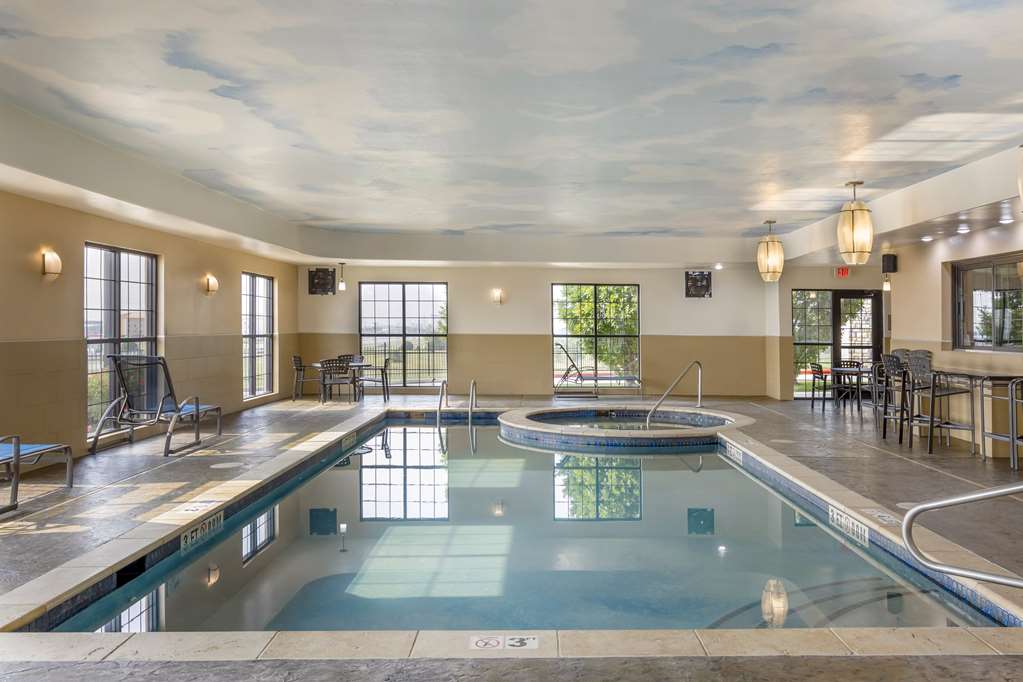 Best Western Plus Emerald Inn & Suites - photo 33