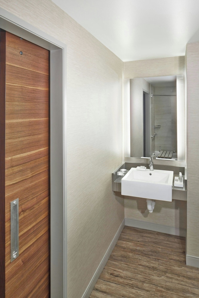 The Del Monte Lodge Renaissance Rochester Hotel & Spa - photo 30