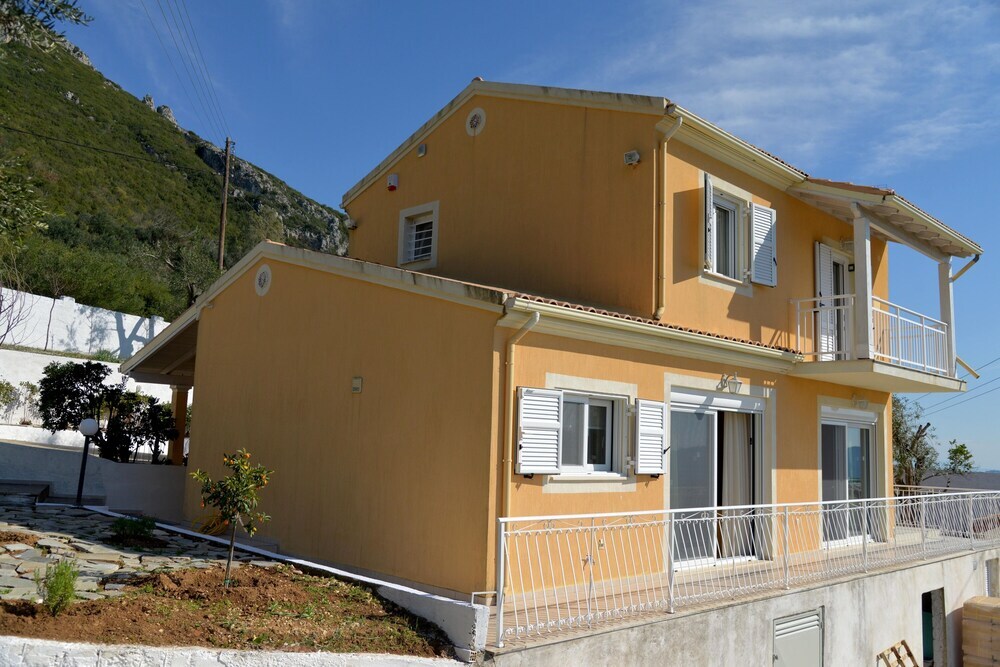 Ef Zin Villa — 4-Star Luxury Hotel in Corfu, Greece