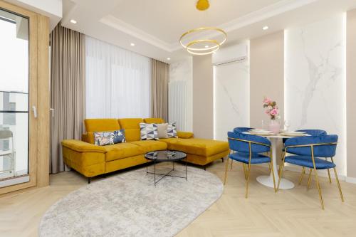 Luxury Apartment Wynalazek in Mokotów by Renters Prestige — 4-Star Luxury Hotel in Warsaw, Poland