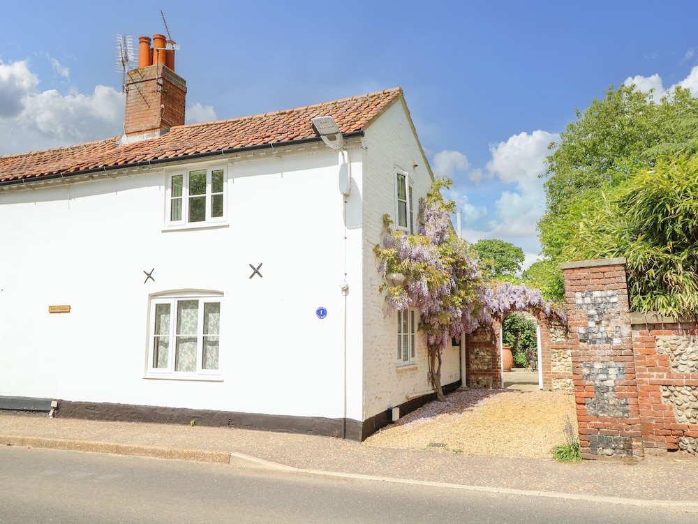 1 Chelsea Cottage — 4-Star Luxury Hotel in North Elmham, United Kingdom