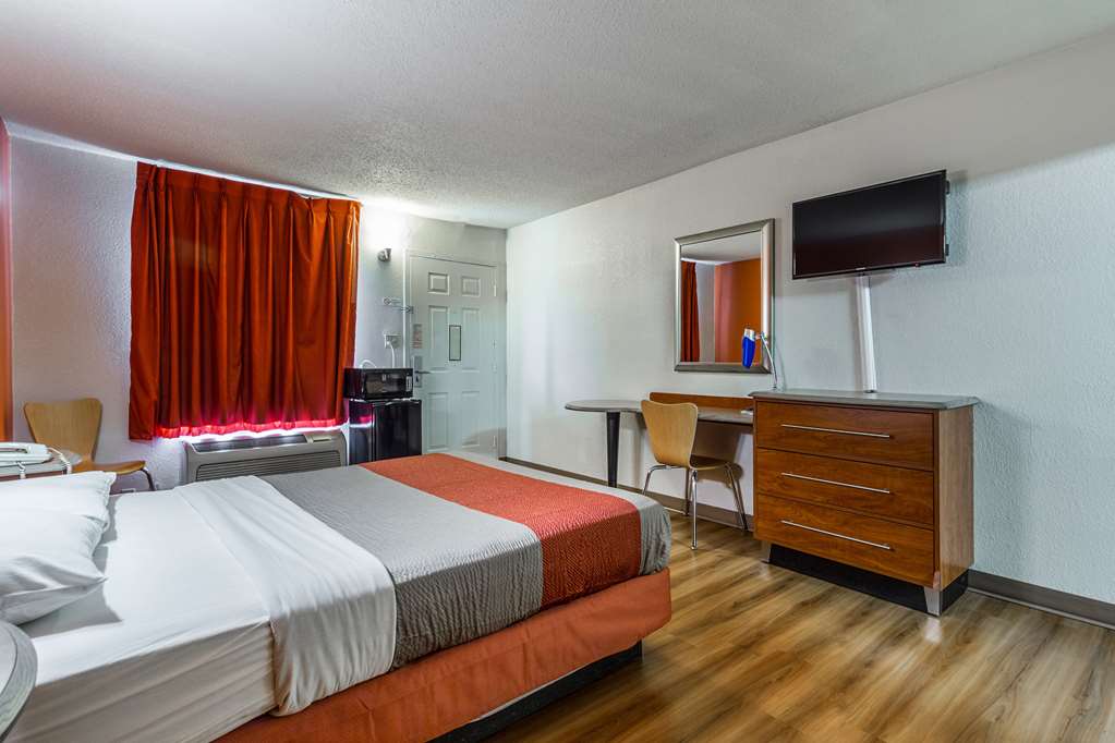 Motel 6 Mount Vernon IL - photo 9
