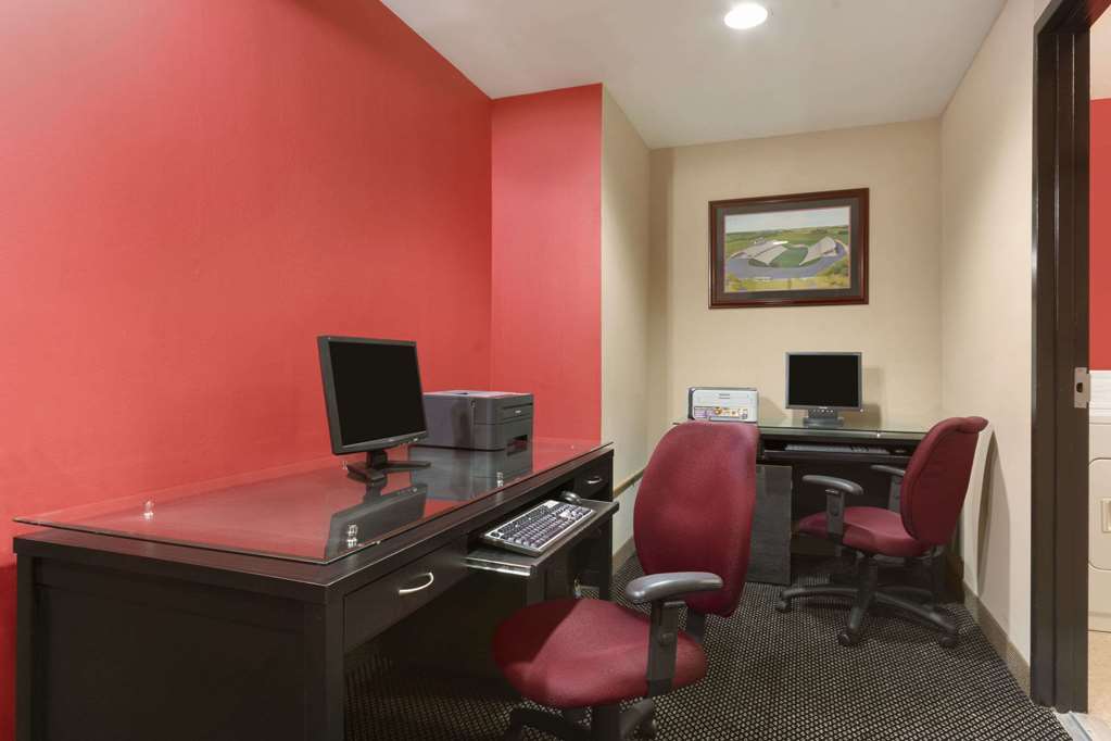 Ramada by Wyndham Raleigh - photo 17