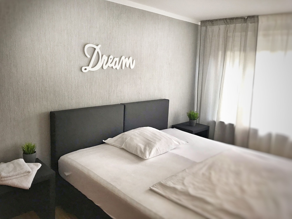 Hotel Zur Eiche — Overath