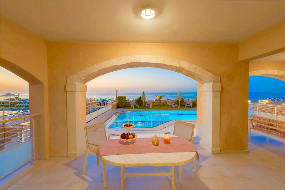 Beachfront Villa Avra With Private Swimming Pool — 4-Star Luxury Hotel in Rethymno, Greece