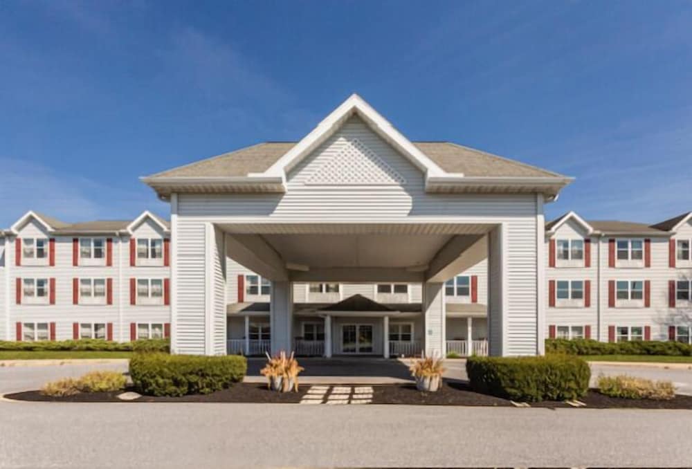 Lancaster Inn and Suites - photo 54