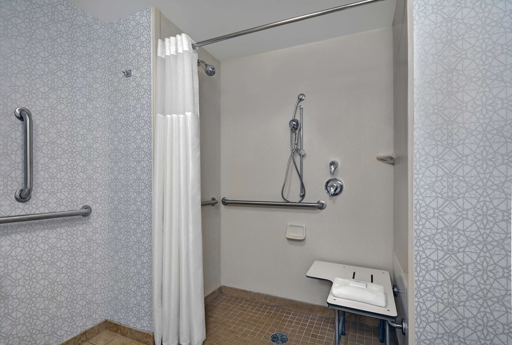 Hampton Inn Bath - photo 29