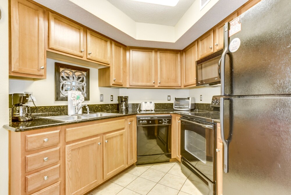 1BR Condo in Bayview Resort - photo 4