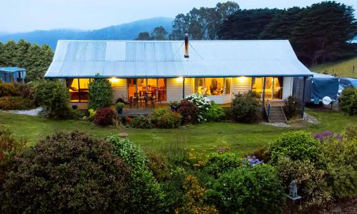 Wykari - carbon neutral hotel in Unknown City