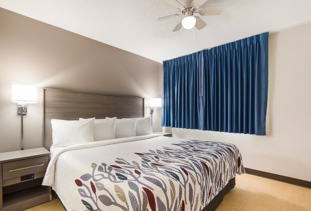 Red Roof Inn Lawrenceburg - photo 18
