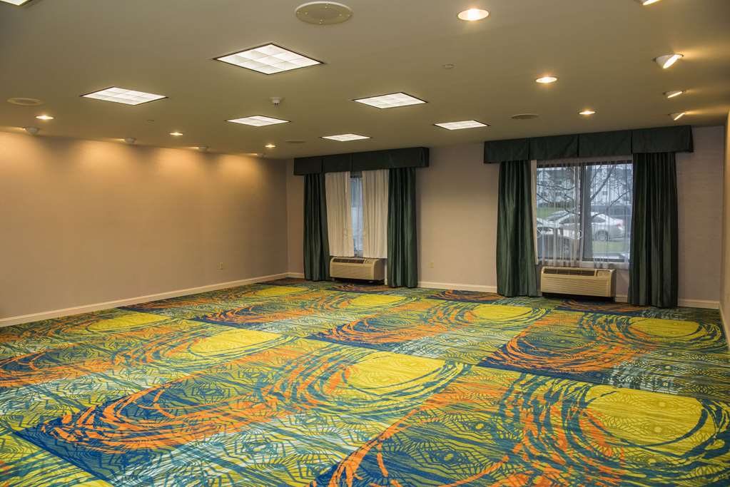 Wyndham Garden Erie - photo 14