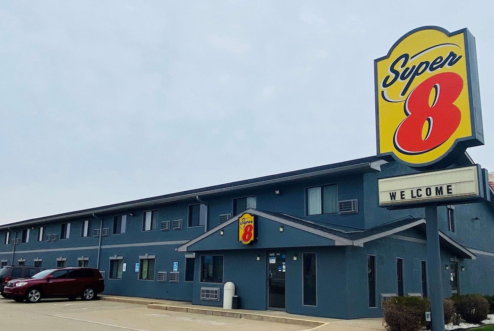 Super 8 by Wyndham Michigan City in South Bend, United States