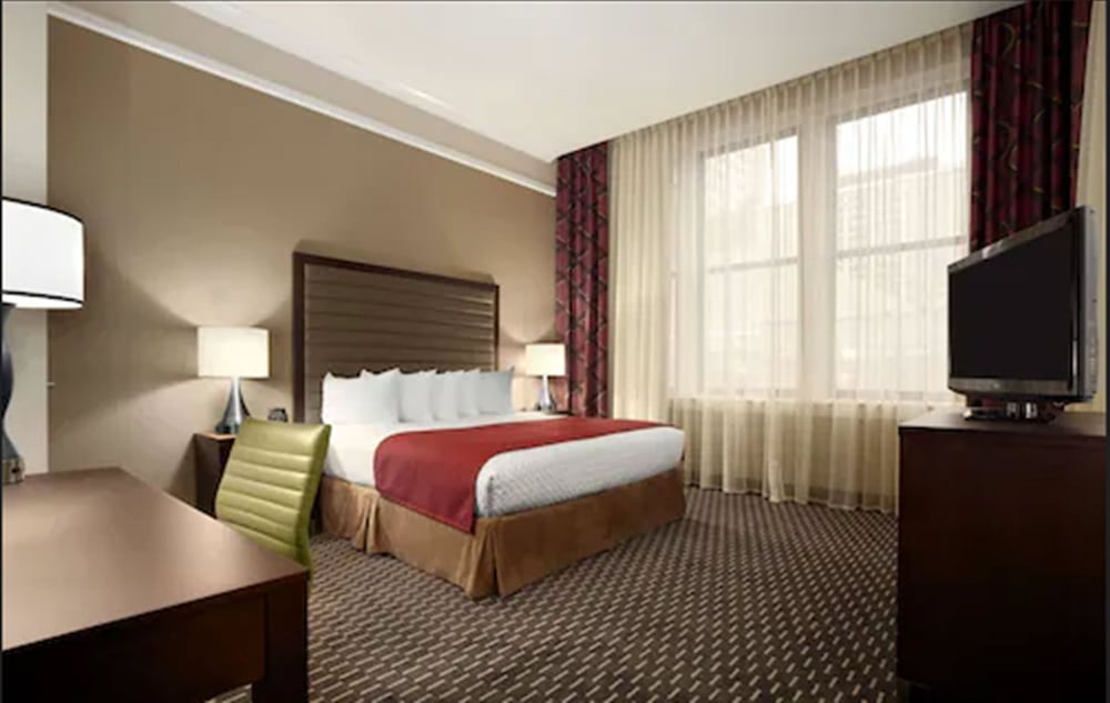 Embassy Suites by Hilton St. Louis Downtown - photo 11