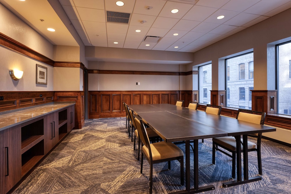 Hampton Inn & Suites Chicago Downtown - photo 53