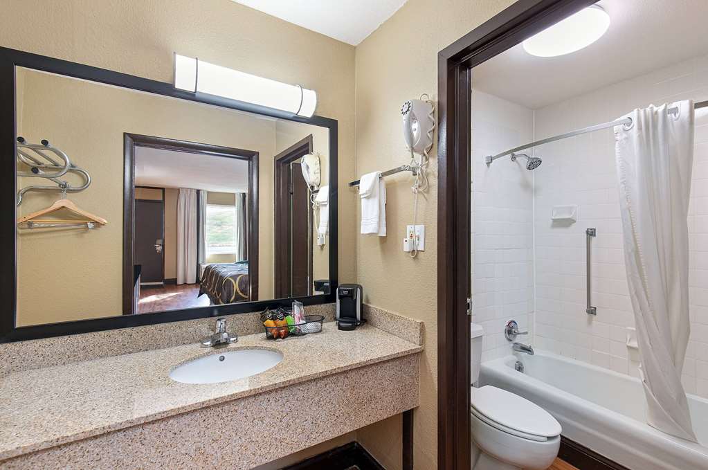 Super 8 by Wyndham Kingsport - photo 23