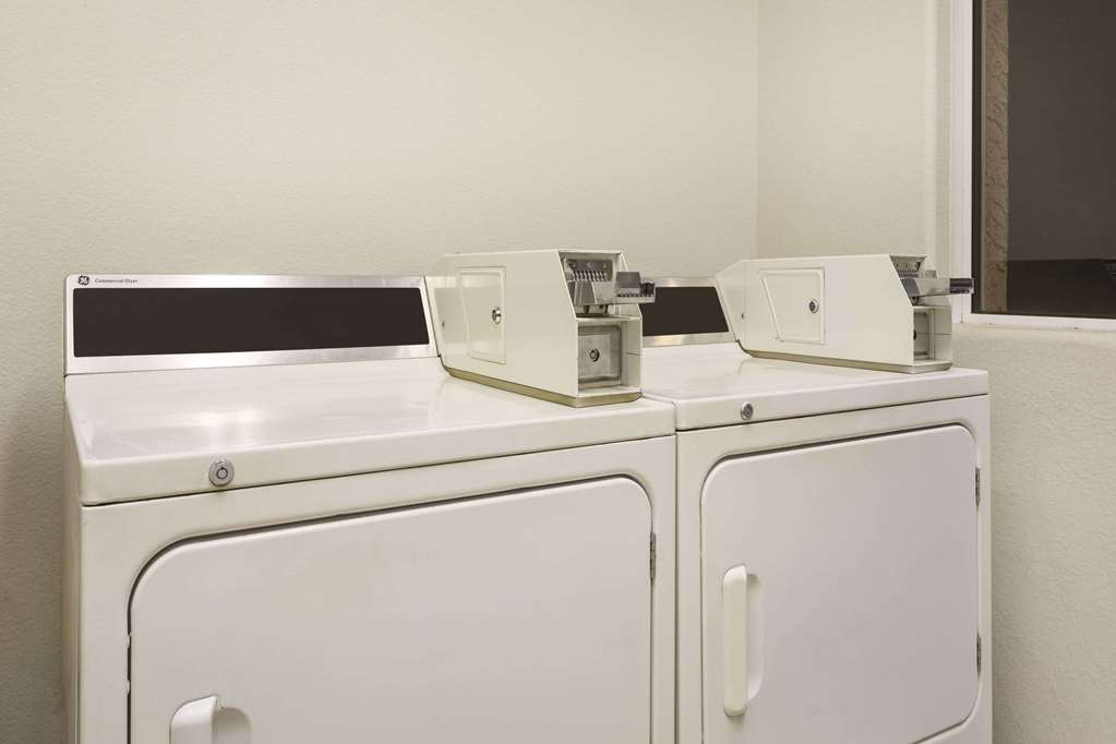 Days Inn by Wyndham Bullhead City - photo 14