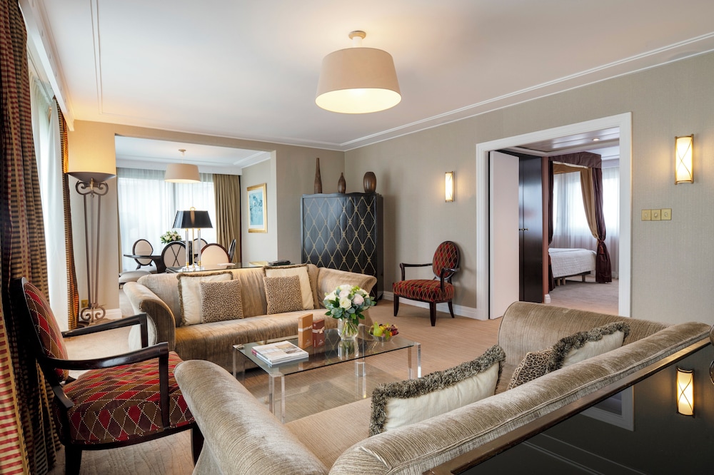 Warwick Champs Elysées Paris - carbon neutral hotel in Paris