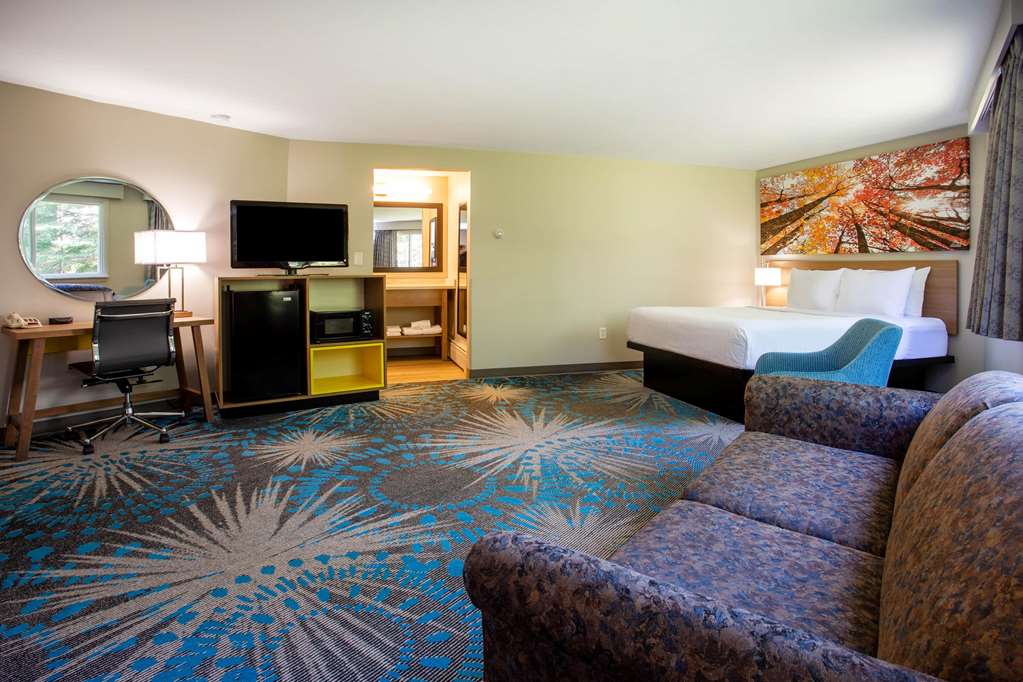Days Inn by Wyndham Marquette - photo 31