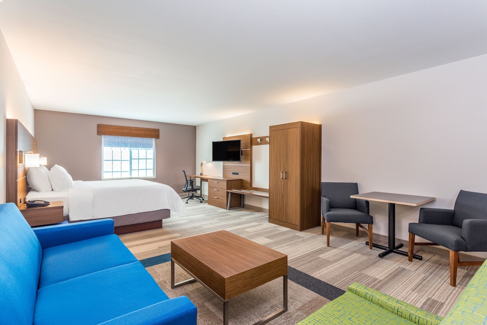 Holiday Inn Express & Suites Eau Claire North by IHG - photo 12