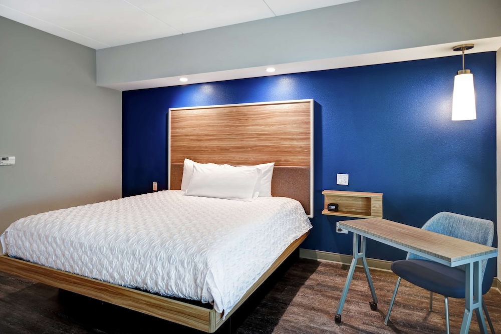 Tru by Hilton Raleigh Durham Airport - photo 8