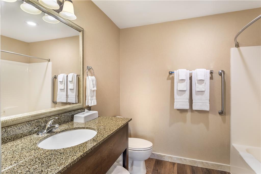 Best Western Plus Valdosta Hotel & Suites - photo 40