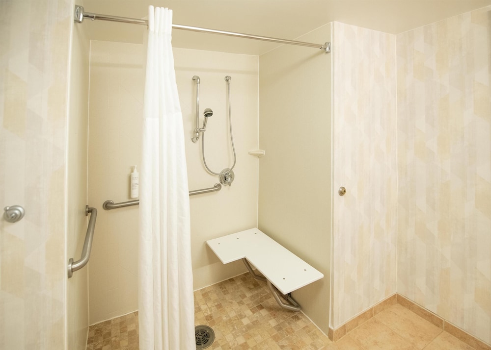 Hampton Inn Presque Isle Maine - photo 48
